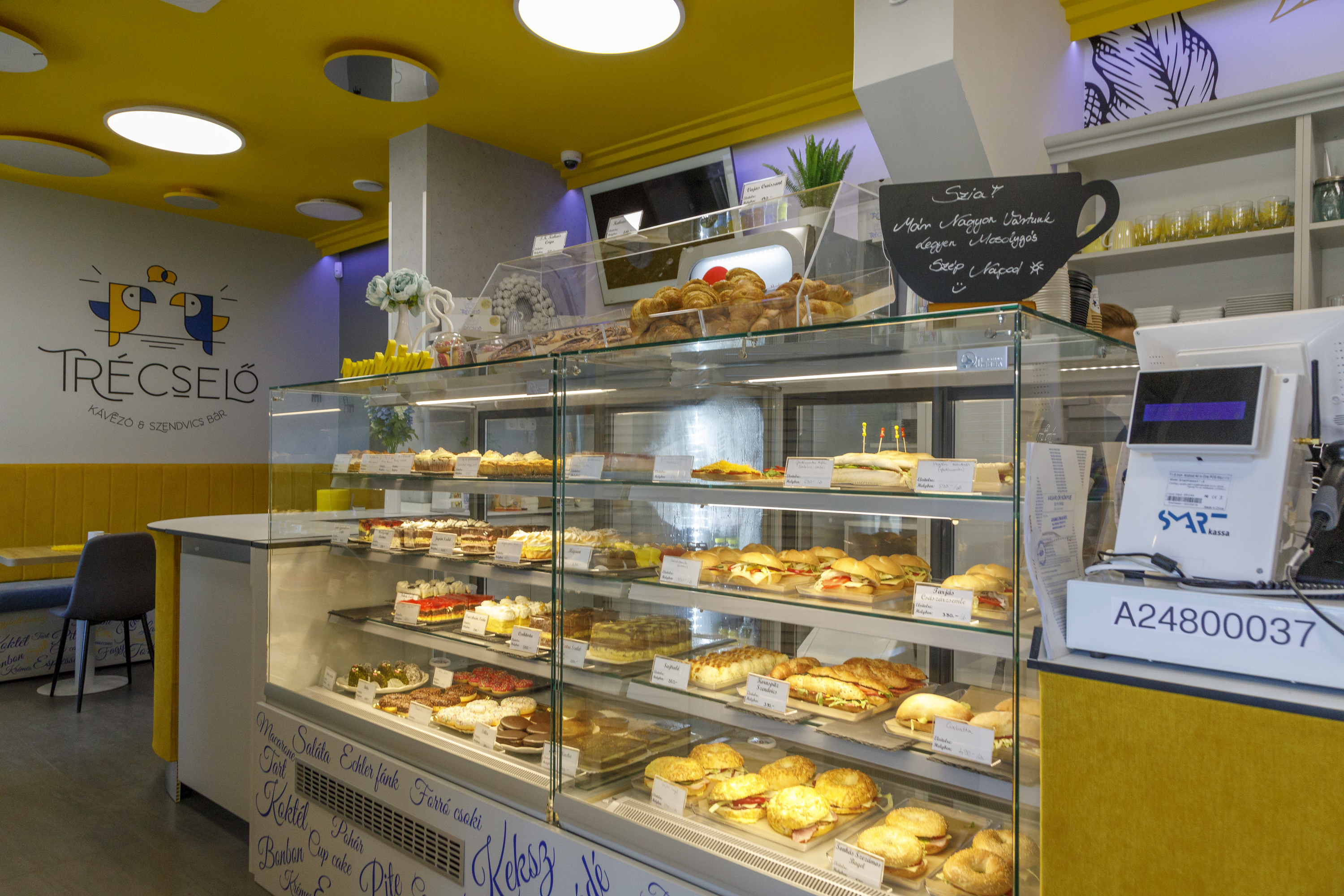 kávé és sütemény